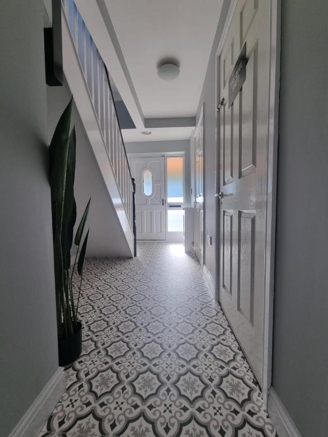 הוילה דוסברי House Of Kaima - 6 Bed Detached מראה חיצוני תמונה
